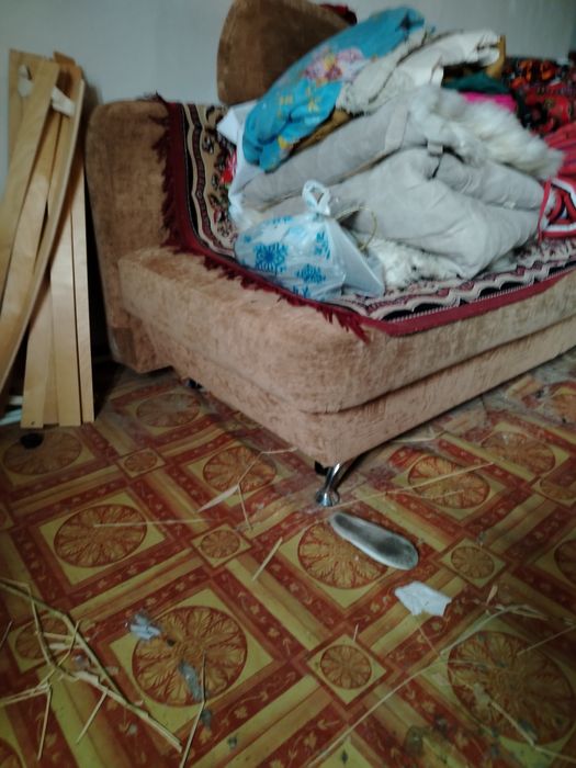 Диван. Цена 5000 тысячи тенге