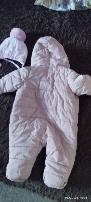 Продам комбинезоны для девочки