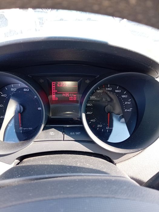 Seat Ibiza 1.2 бензин 2013 година три цилиндъра