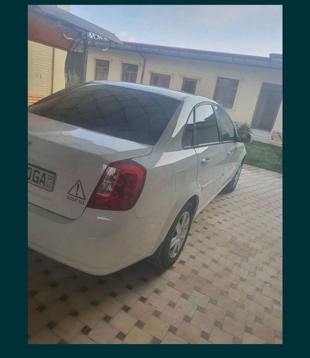 Chevrolet lacetti 2 сотилади. Завод метан, обогрев, механика. 2024 йил