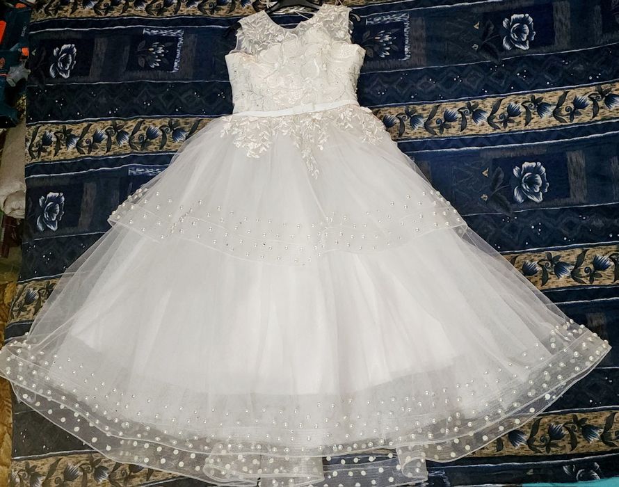 Продаю платье для девочки 9-12 лет б/у