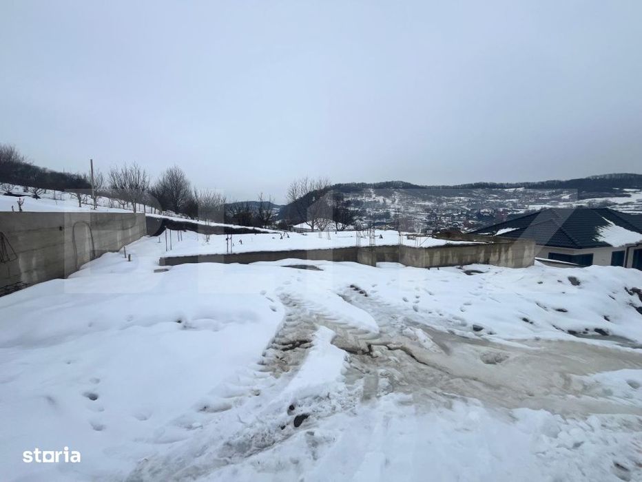 Teren intravilan, 5 ari cu fundatie, proiect casa, zona strada Ghinzii