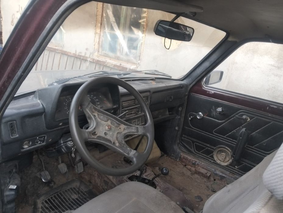 Продам ниву в среднем состоянии