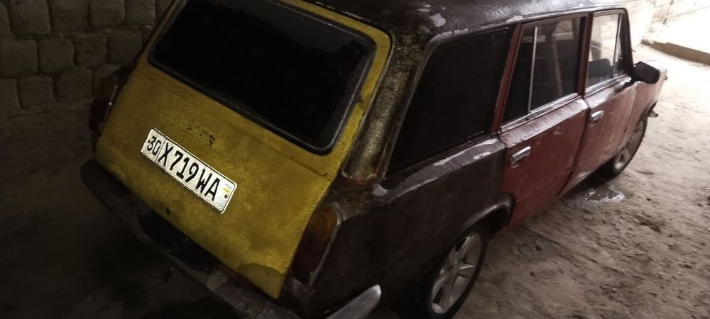 Vaz 2102 sotiladi