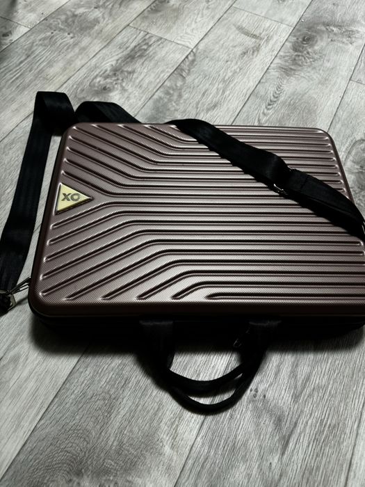 Кейс для ноутбука