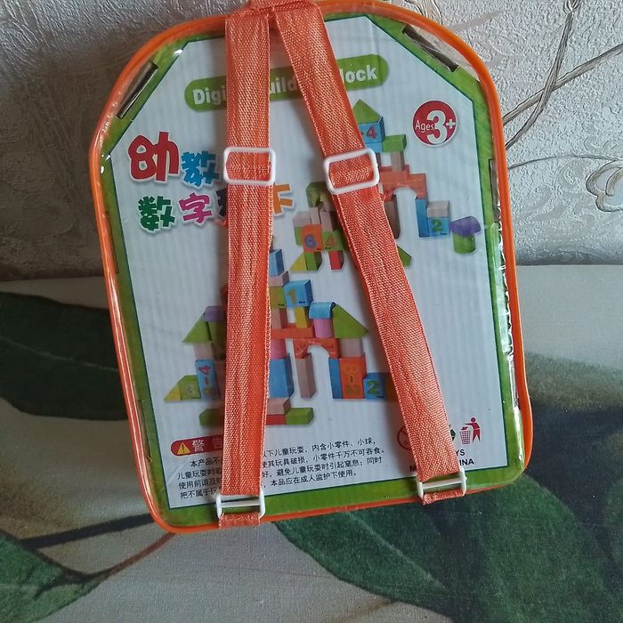 Деревянные кубики в наборе.