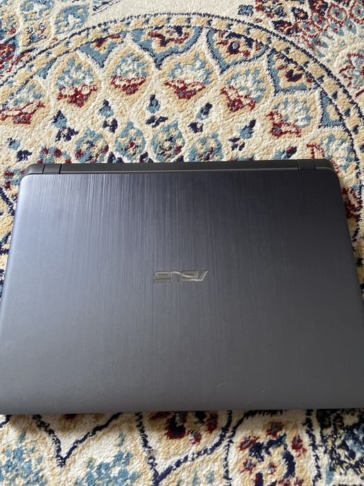 Asus ноутбук сатылады