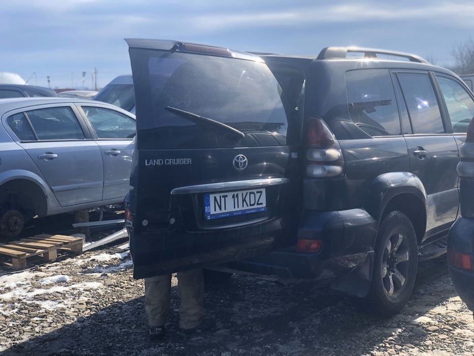 dezmembrez toyota land cruiser j12