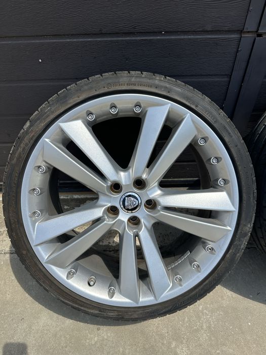 Vand Jante Jaguar cu cauciucuri, distantiere si prezoane