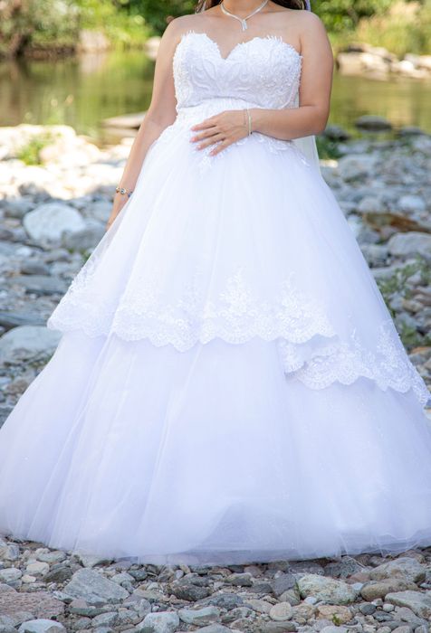 Булченска Рокля без забележка носена само веднъж.