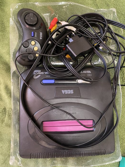 Продам SEGA в отличном состоянии