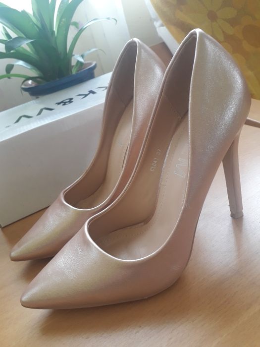 Pantofi stiletto aurii mar 36