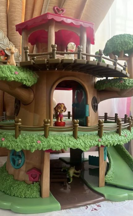 Домик на дереве игрушечный