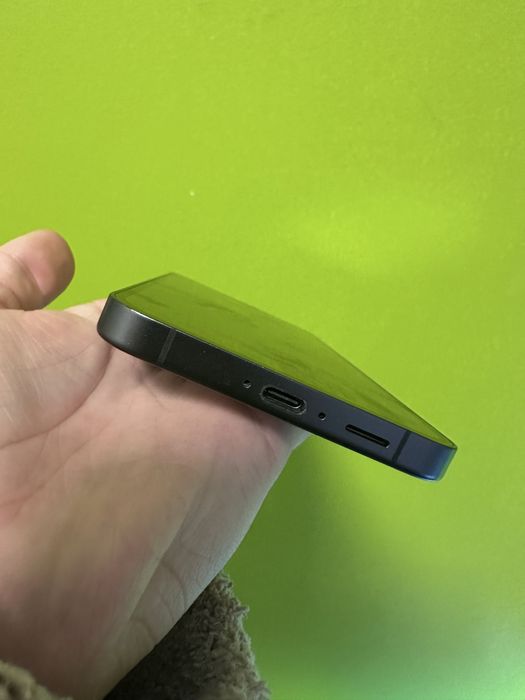 Samsung Galaxy S24 FE – 256 GB, 8 GB RAM, Dual SIM, stare impecabilă