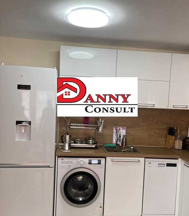 Едноетажна къща на две нива в центъра на гр. Лясковец