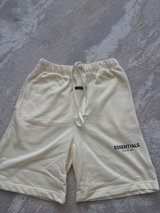 Шорты essentials