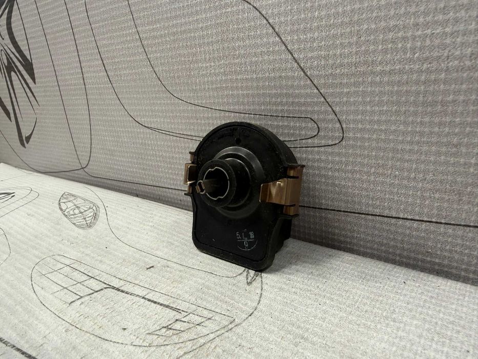 Actuator control suspensie Lexus GS 300 350 430 450H COD: 89241-30040 2009 / [2005-2012] / (5B2)