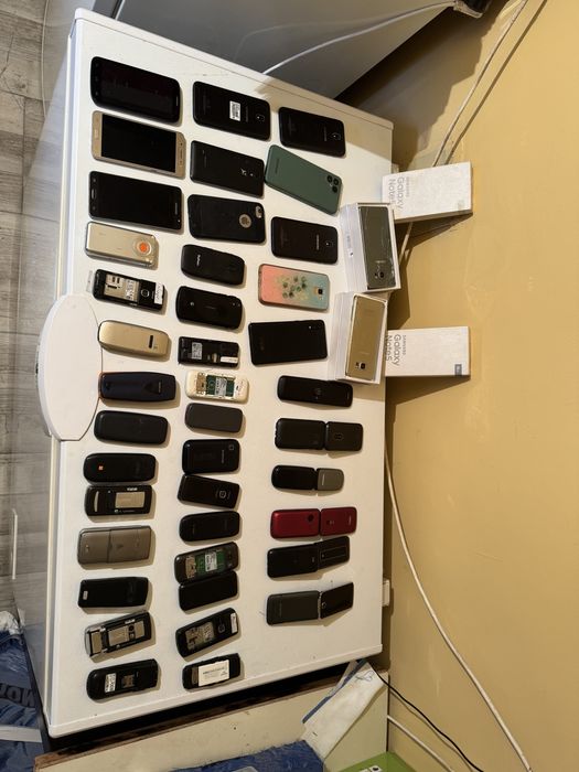 Lot telefoane vechi de colectie
