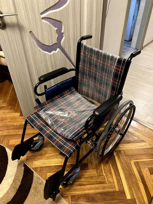 Scaun cu rotile nou, pliabil, nefolosit - stare impecabila