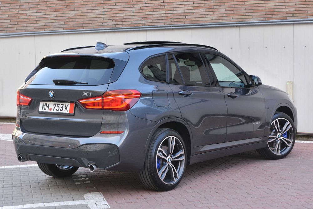 BMW X1 / M-PAKET / Automat / Harman Kardon / Keyless / Panoramic