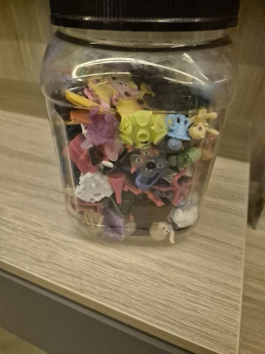 Всё из киндер сюрприз