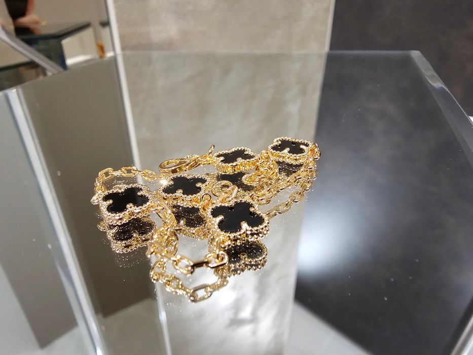 Van Cleef & Arpels VCA Rose Onyx 5 Motifs Sweet Alhambra Дамска Гривна