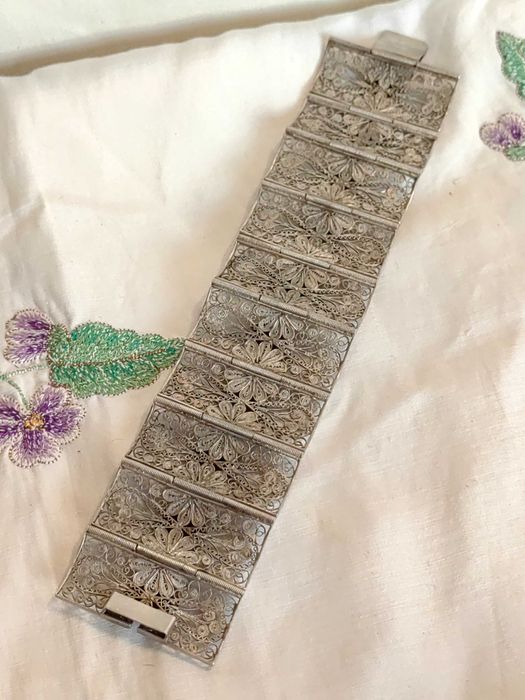 Уникална Старинна Сребърна Филигранна Гривна с Корали 19 век