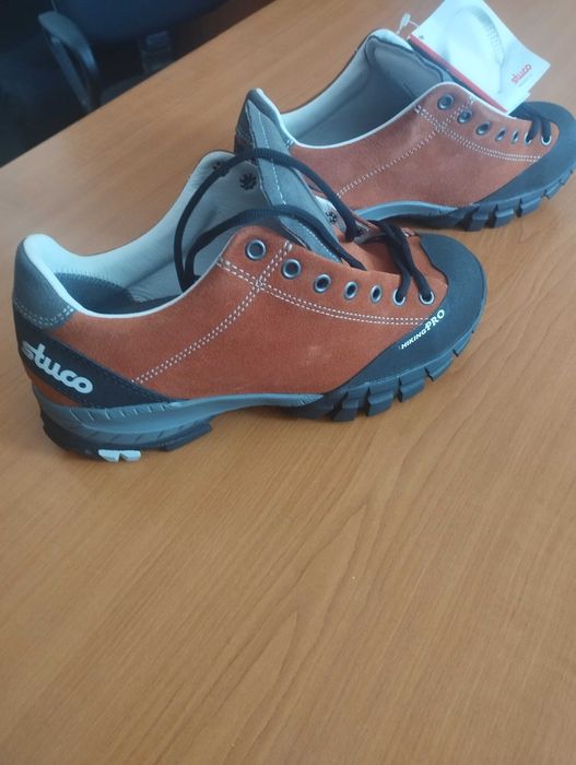 Дамски обувки на фирмата  STUCO AG,