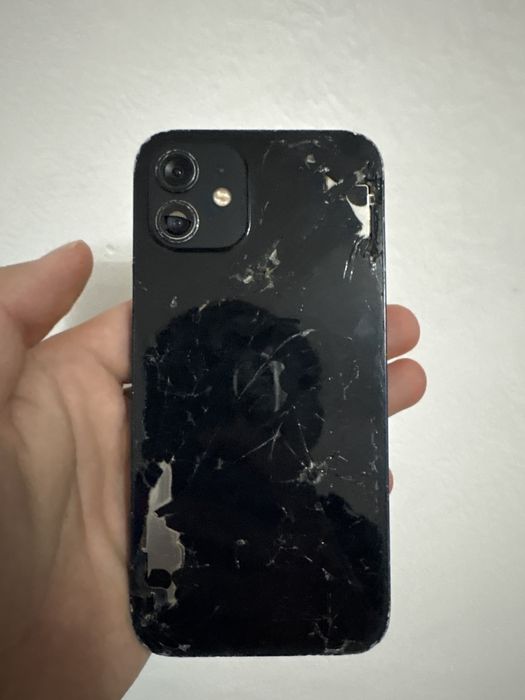Iphone 12.