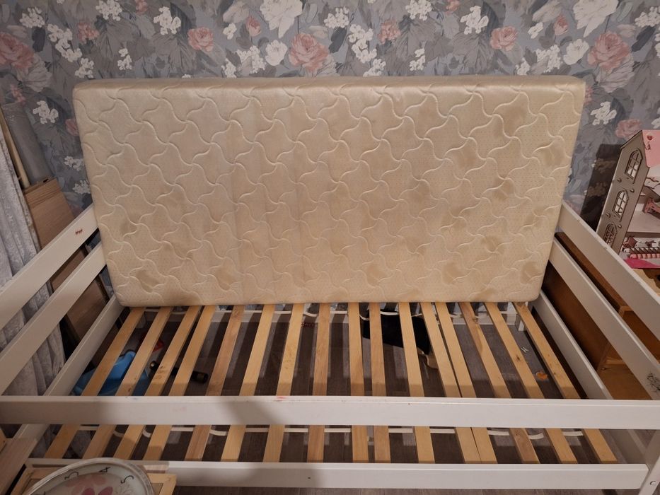 Продам кровать с матрасом ортопед