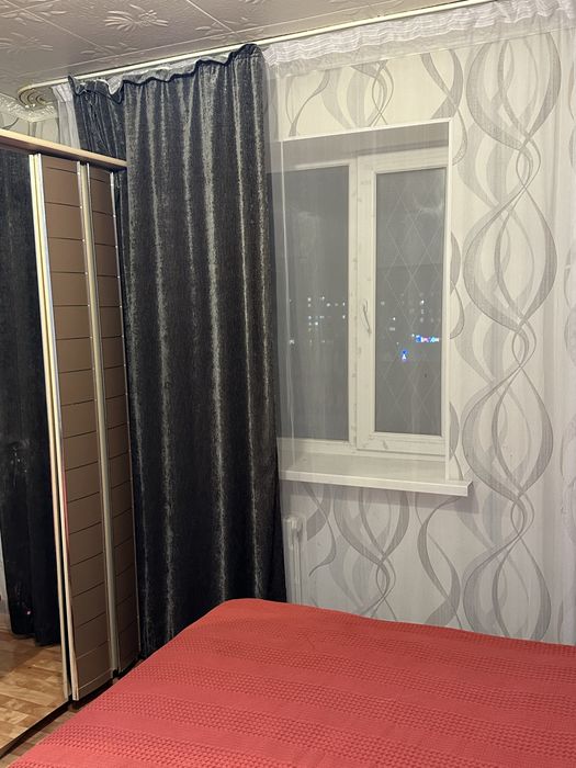 Продам 2 комнатную  квартиру 67м2 , 12 мкрн