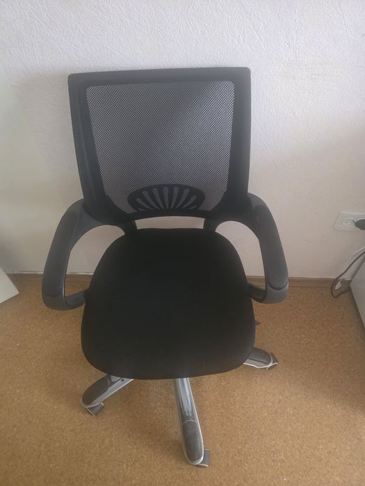 Продаётся,  кушетка,стул кресло,ширма