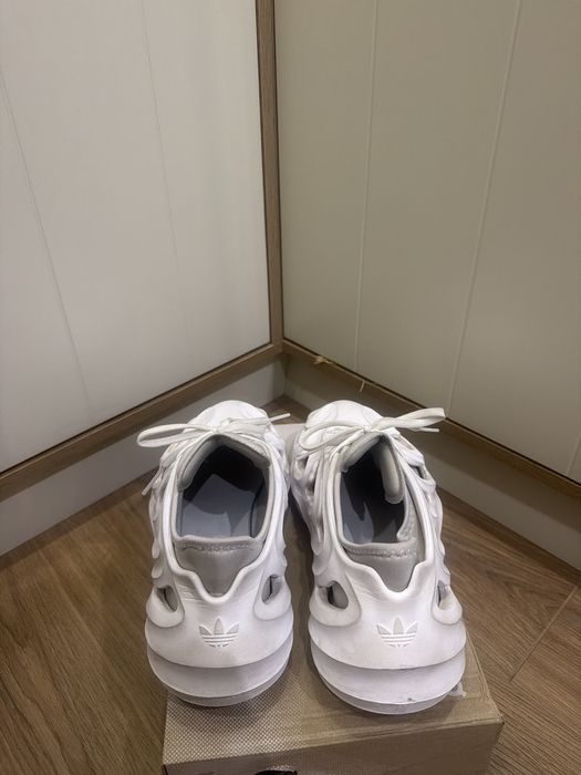 Кроссовки Adidas