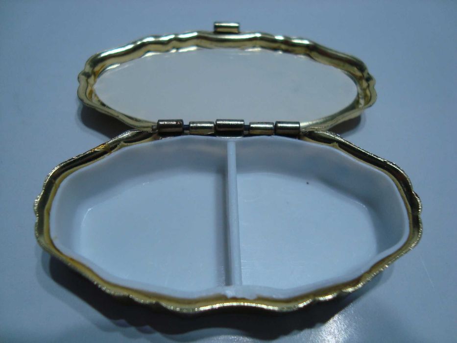 Ретро изящни кутиики ФРАНЦИЯ