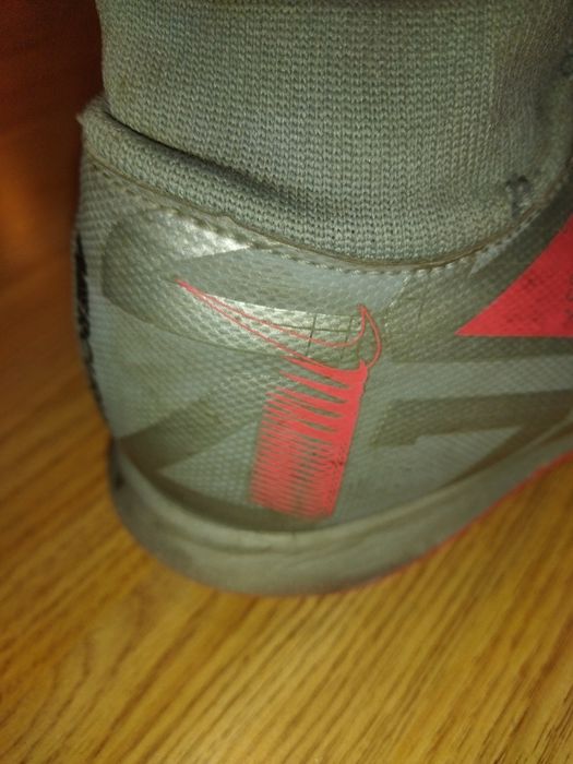 Оригинални Футболни обувки Nike 42номер