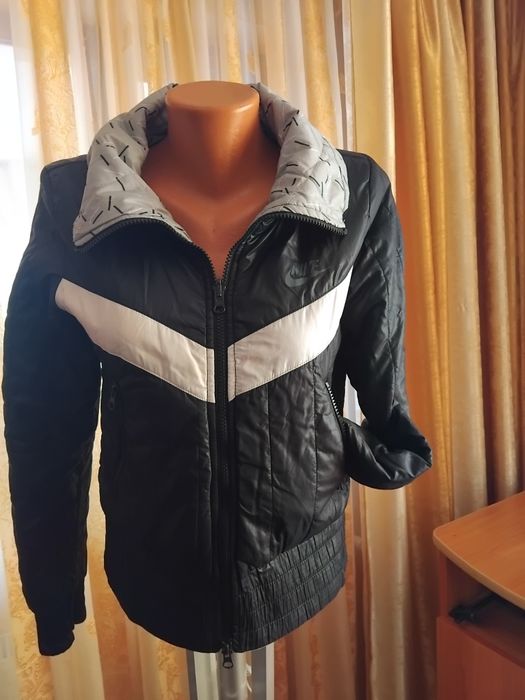 Geaca Nike două fețe