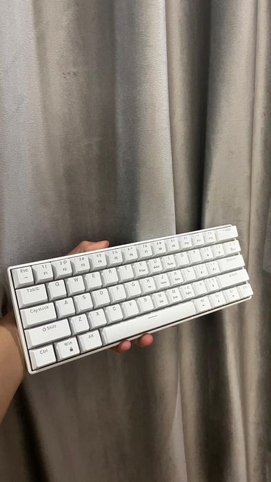 Продам клавиатуру
