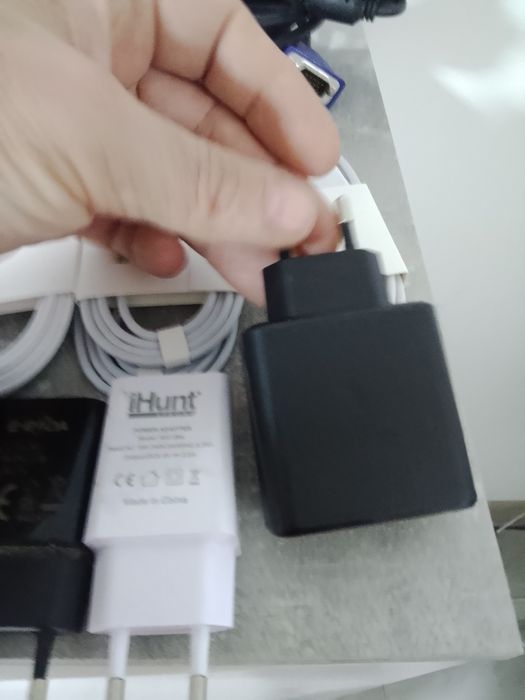 Cablu de telefoane    Incarcatoare   Noi   Cutii de telefoane