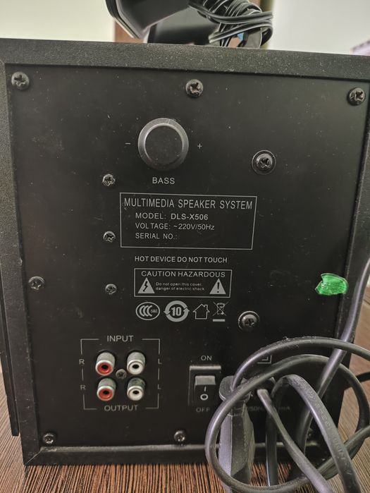 Саабвуфер и колонки для ноутбука