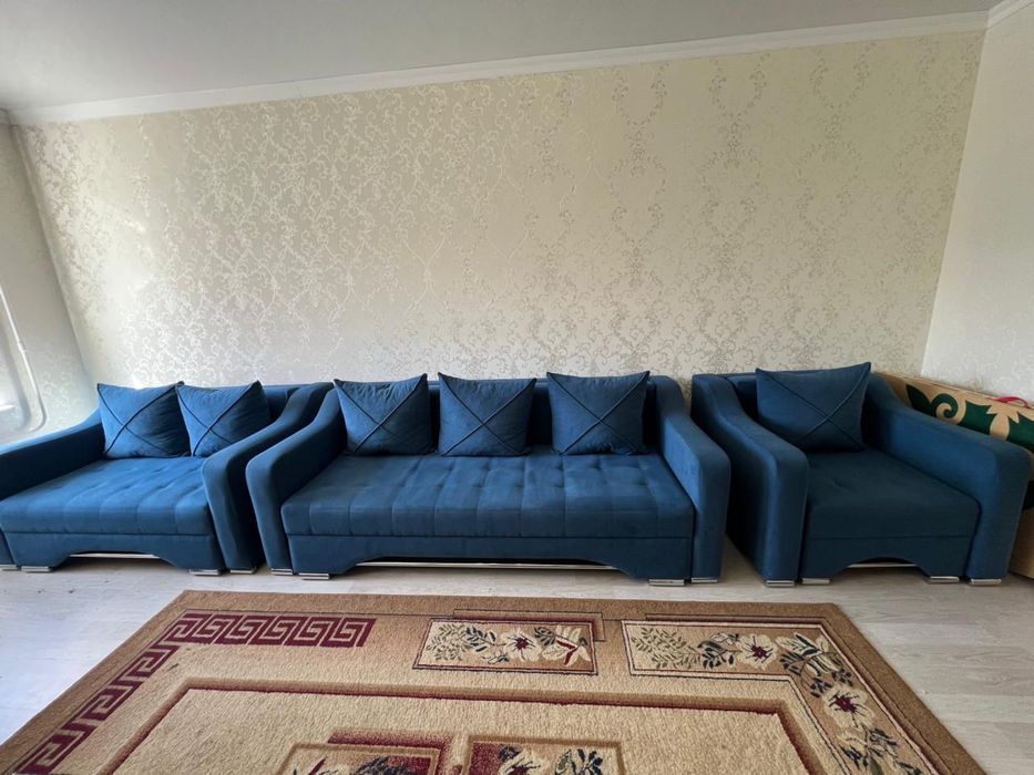 Продам диван с креслами для зала