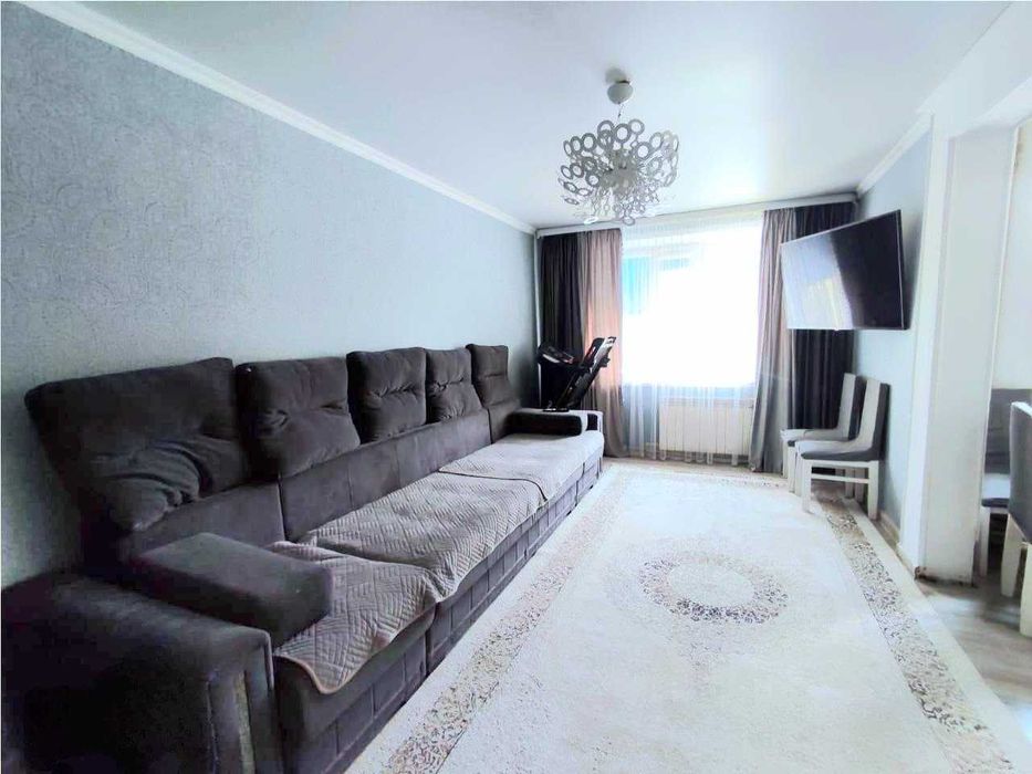 а Продам 3 комнатную квартиру Улучшенной планировки 9 микрорайон