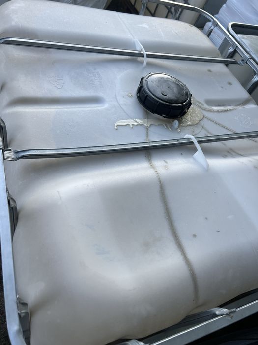 Butoi IBC 1000L – cu cadru metalic și palet din lemn