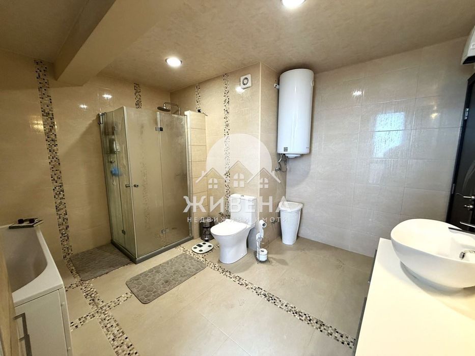 Атрактивна къща в м-т Зеленика, РЗП: 284, цена 550000