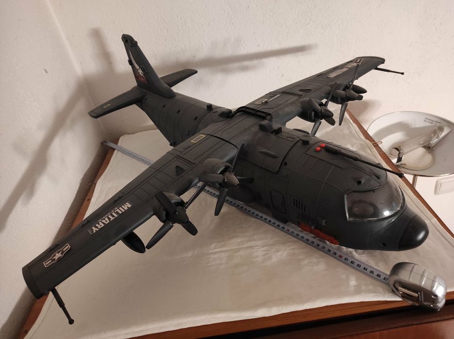 Продавам Обемен макет