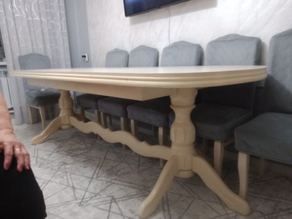 Продам стол овальный