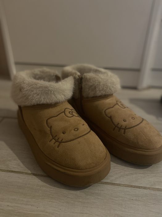 Ugg Hello Kitty Zara marimea 37