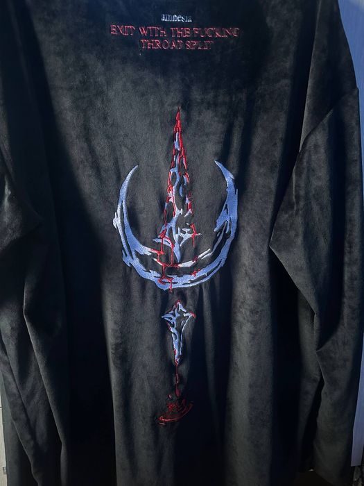 Велюровый лонгслив AMNESIA