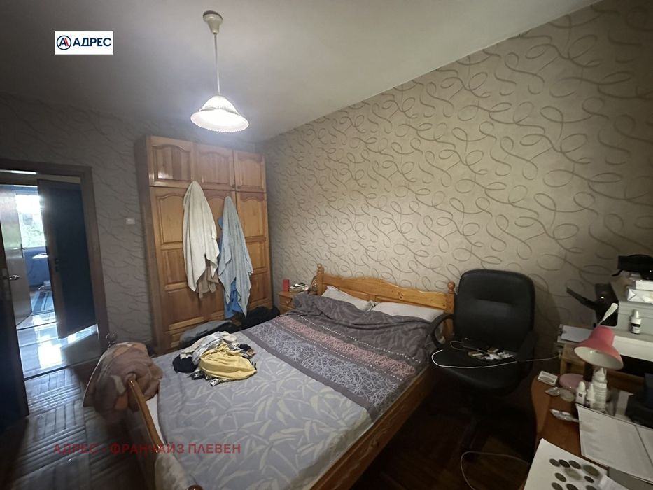 Продава се Тристаен апартамент в Плевен, 9-ти квартал - 97 кв.м за 2031 €/кв.м - Снимка #8