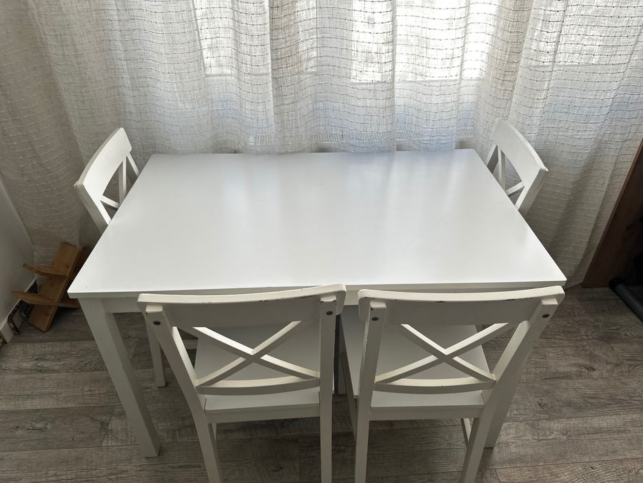 Masa și 4 scaune Jysk