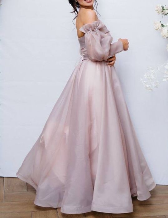 Роскошное вечернее платье